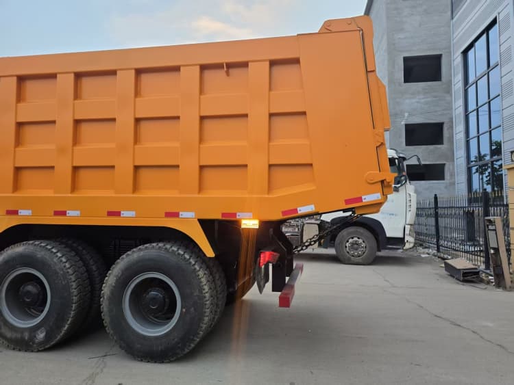 Reman SHACMAN F3000 Dump Truck 8x4 5 China Reman SHACMAN Dump Trucks F3000 8x4 Manufacturer