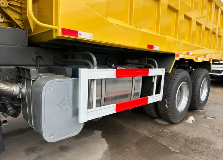 Common Procurement Hazards: Distinguish Genuine Reman from Cosmetic Refurbishment 4 Common Procurement Hazards: Distinguish Genuine Reman from Cosmetic Refurbishment
