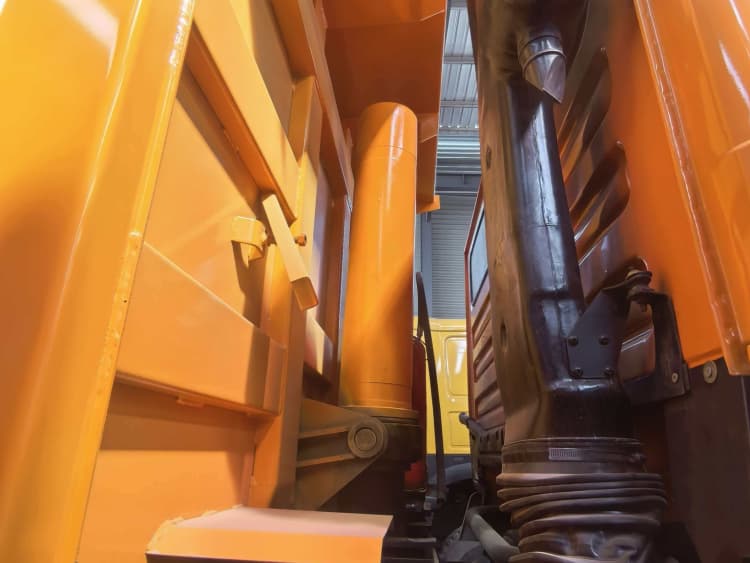 China Reman SHACMAN Dumper Truck F3000 8x4 for Sale Price