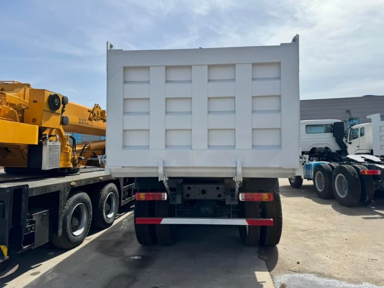 Reman Howo NX 12 Wheeler Dump Truck 8 Genuine Reman Dump Trucks Howo NX 12 Wheeler Remanufacturers