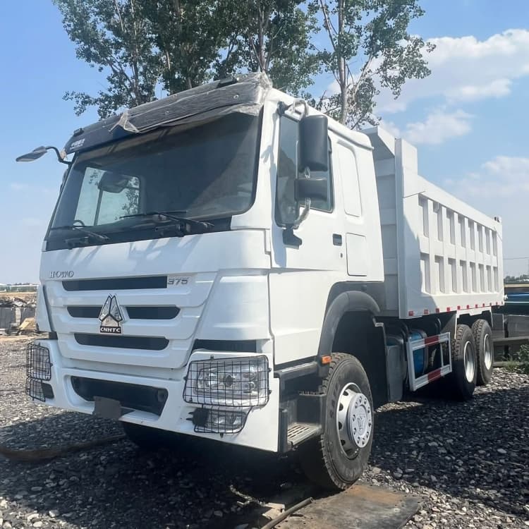 Standard Reman vs Refurbished Trucks: Clear Definitions for Fleet Buyers 1 Standard Reman vs Refurbished Trucks: Clear Definitions for Fleet Buyers