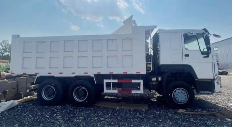 Standard Reman vs Refurbished Trucks: Clear Definitions for Fleet Buyers 2 Standard Reman vs Refurbished Trucks: Clear Definitions for Fleet Buyers
