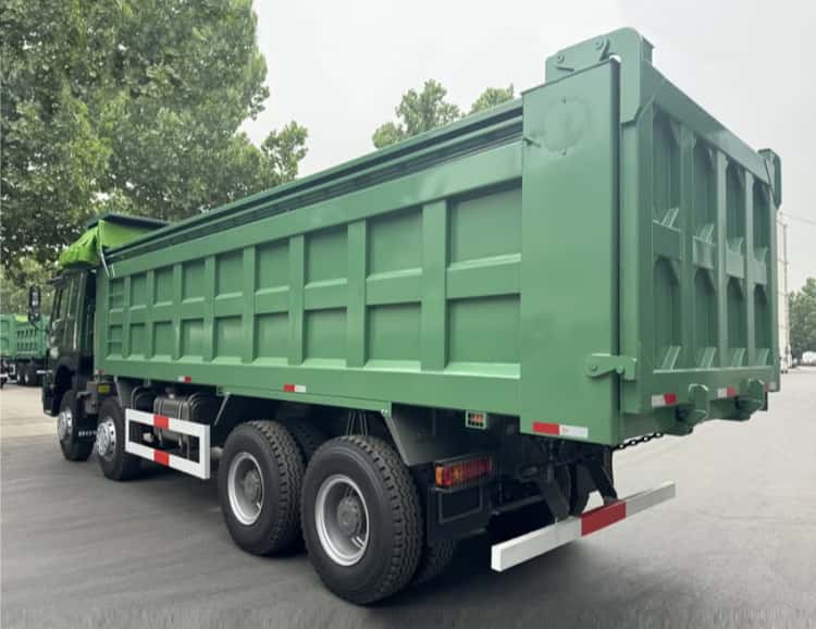 Hidden Risks in Disguised Refurb Trucks: Fleet Buyer Alert 3 Hidden Risks in Disguised Refurb Trucks: Fleet Buyer Alert
